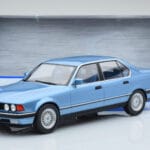 BMW 7-serie E32 730i Blå MCG 1:18