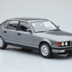 BMW 7-serie E32 740i Sølv MCG 1:18