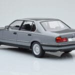 BMW 7-serie E32 740i Sølv MCG 1:18