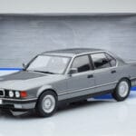 BMW 7-serie E32 740i Sølv MCG 1:18