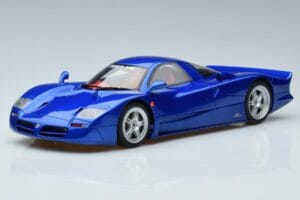 Nissan R390 GT1 Vejversion Coupé GT Spirit 1:18