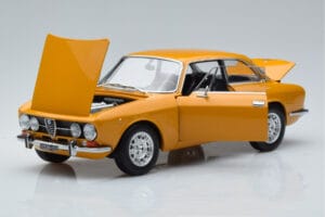 Alfa Romeo 1750 GTV Gul Norev 1:18 187910 Metal — billede 2 af 7