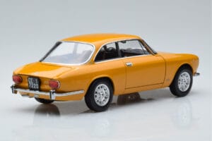Alfa Romeo 1750 GTV Gul Norev 1:18 187910 Metal — billede 3 af 7