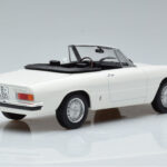 Alfa Romeo 2000 Spider Hvid Norev 1:18 - image 2 of 7