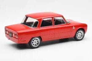 Alfa Romeo Giulia Nuova Super Rød Custom Wheels MCG 1:18 MCG18333 Metal — billede 2 af 6