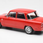 Alfa Romeo Giulia Nuova Super Rød Custom Wheels MCG 1:18 MCG18333 - image 5 of 6