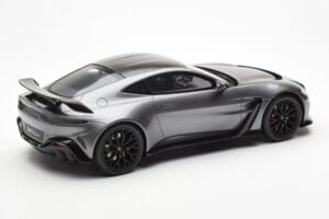Aston Martin V12 Vantage Magnetic Sølv GT Spirit 1:18 GT443 Resin — billede 2 af 6
