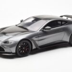 Aston Martin V12 Vantage Magnetic Sølv GT Spirit 1:18 GT443