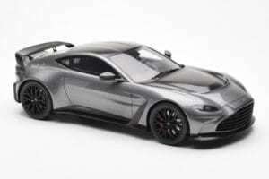 Aston Martin V12 Vantage Magnetic Sølv GT Spirit 1:18 GT443 Resin — billede 4 af 6