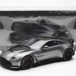 Aston Martin V12 Vantage Magnetic Sølv GT Spirit 1:18 GT443 - image 6 of 6