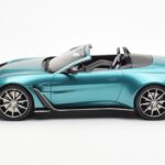 Aston Martin V12 Vantage Roadster Tayos Turkis Grøn GT Spirit 1:18 GT445 - image 3 of 6