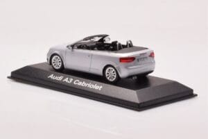Audi A3 8P Cabriolet Sølv Minichamps 1:43 5010803323 Metal — billede 3 af 4