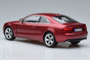 Audi A5 B8 Granatærterød Norev 1:18 188352 Metal — billede 6 af 7