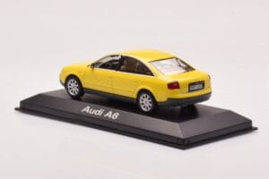 Audi A6 C5 Gul Minichamps 1:43 IND47004 Metal — billede 3 af 4