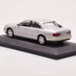 Audi A8 D2 Sølv Grøn Stribe Minichamps 1:43 - image 3 of 4