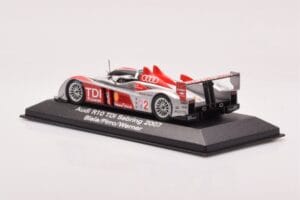 Audi R10 TDI LMP1 #2 F. Biela / E. Pirro / M. Werner 12 Hours of Sebring 2007 Minichamps 1:43 5020700233 Metal — billede 3 af 4