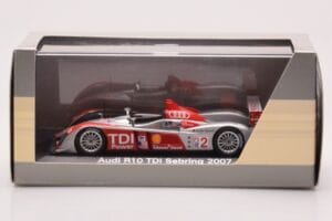 Audi R10 TDI LMP1 #2 F. Biela / E. Pirro / M. Werner 12 Hours of Sebring 2007 Minichamps 1:43 5020700233 Metal — billede 4 af 4