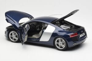 Audi R8 4.2 FSI V8 Blå Kyosho 1:18 09213BL Metal — billede 5 af 8