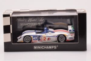 Audi R8 #2 E. Pirro / F. Biela / A. McNish 12 Hours of Sebring 2nd Place 2005 Minichamps 1:43 400051302 Metal — billede 4 af 4