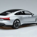 Audi RS e-tron GT Sølv Norev 1:18 188381 Metal - image 2 of 6