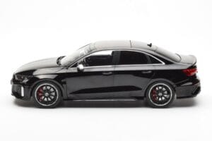 Audi RS3 8Y Sedan Sort MCG 1:18 MCG18450 Metal — billede 3 af 6