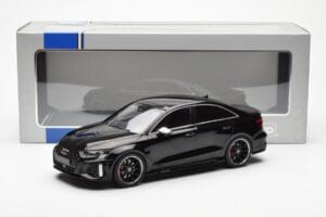 Audi RS3 8Y Sedan Sort MCG 1:18 MCG18450 Metal — billede 6 af 6