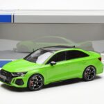 Audi RS3 8Y Sedan Grøn MCG 1:18 - image 6 of 6