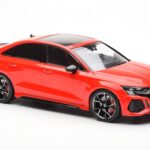 Audi RS3 8Y Sedan Rød MCG 1:18 - image 4 of 6