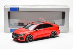 Audi RS3 8Y Sedan Rød MCG 1:18 MCG18451 Metal — billede 6 af 6