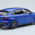 Audi RS3 8Y Sportback Performance Edition Nagaro Blå GT Spirit 1:18 - image 2 of 5