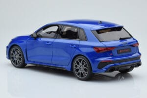 Audi RS3 8Y Sportback Performance Edition Nagaro Blå GT Spirit 1:18 GT884 Resin — billede 4 af 5