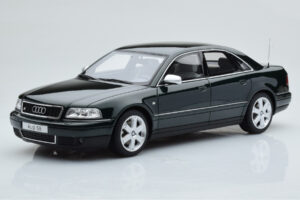 Audi S8 D2 Grøn Otto 1:18