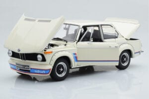 BMW 2002 Turbo Hvid Kyosho 1:18 08544W Metal — billede 2 af 8