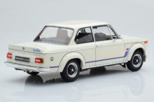 BMW 2002 Turbo Hvid Kyosho 1:18 08544W Metal — billede 4 af 8