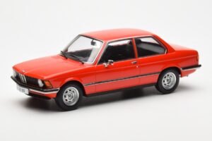 BMW 318 E21 Rød KK-Scale 1:18 KKDC180041