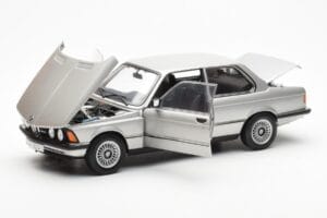 BMW 323i E21 Aspen Sølv AUTOart 1:18 80430433552 Metal — billede 2 af 8