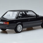 BMW 325i E30 Sort Norev 1:18 - image 2 of 6