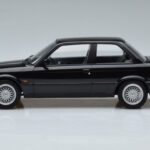 BMW 325i E30 Sort Norev 1:18 - image 3 of 6