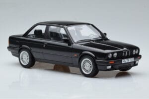 BMW 325i E30 Sort Norev 1:18 183203 Metal — billede 4 af 6