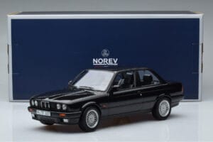 BMW 325i E30 Sort Norev 1:18 183203 Metal — billede 6 af 6