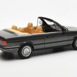 BMW 325i E30 Cabriolet Achat Grøn Otto 1:18 - image 2 of 6
