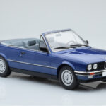 BMW 325i E30 Cabriolet Blå MCG 1:18 - image 3 of 5