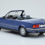 BMW 325i E30 Cabriolet Blå MCG 1:18 - image 4 of 5