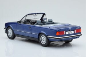 BMW 325i E30 Cabriolet Blå MCG 1:18 MCG18381 Metal — billede 4 af 5