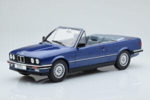 BMW 325i E30 Cabriolet Blå MCG 1:18 MCG18381