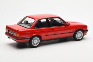 BMW 325i E30 Rød Norev 1:18 183202 Metal — billede 2 af 6
