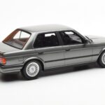 BMW 325i E30 Sedan Dolphin Grå Otto 1:18 - image 2 of 6