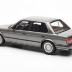 BMW 325i E30 Sedan Dolphin Grå Otto 1:18 - image 5 of 6