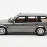 BMW 325i E30 Touring Grå Otto 1:18 - image 3 of 6