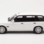 BMW 325i E30 Touring M Package Hvid Otto 1:18 - image 3 of 5